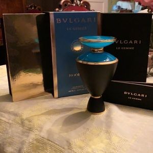 Bvlgari Le Gemme: Noorah. Luxurious scent in a beautiful bottle.